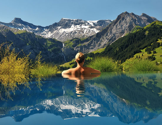 10 Enticing Pools that you wanna Jump Into