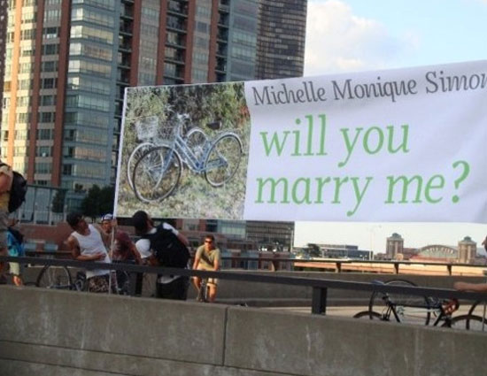 valentine day,valentine week,innovative ways to propose your loved one,propose day,proposing your love one,unique ways to propose,banner proposal,radio proposal,the treasure hunt proposal,hot air balloon proposal,the picture perfect proposal