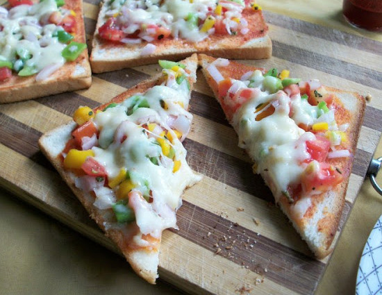 Bread Pizza Recipe