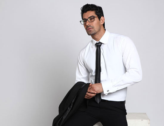 men fashion,4 events when white is the best suited color for men,whit shirt for men,occasions to wear white shirt,office,interview in white shirt,white shirt for date night,white shirt for wedding