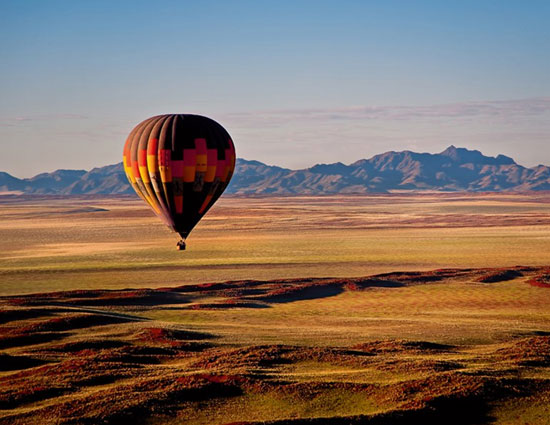 5 Places to Enjoy Balloon Safaris Around the World