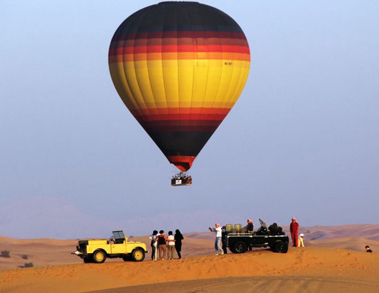 5 places to enjoy balloon safaris around the world,best hot air balloon rides in the world,hot air balloon ride,yarra valley,dubai desert conservation reserve,albuquerque,angkor,bagan,adventure activities