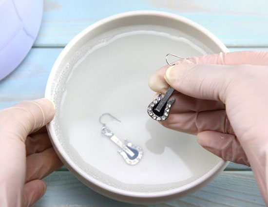 household,8 tips to clean jewellery,ways to clean jewellery,easy tips to clean jewellery,tips to clean jewellery at house