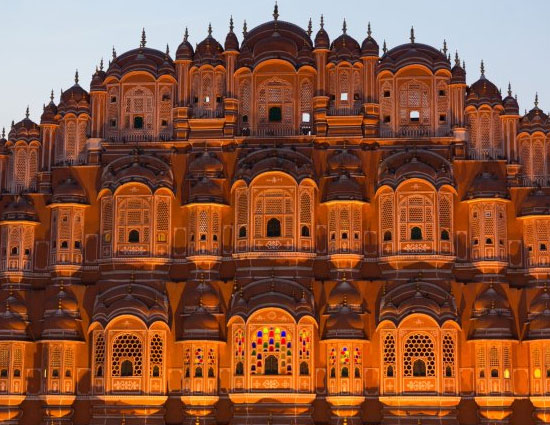 अपनी पहचान खोता जा रहा है जयपुर का हवामहल