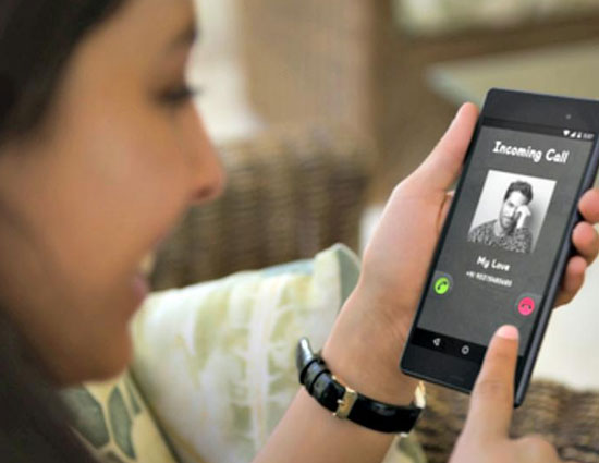 mates and me,5 ways to keep the spark maintain in long distance,long distance relationship,how to maintain long distance relationship,intimacy in long distance relationship