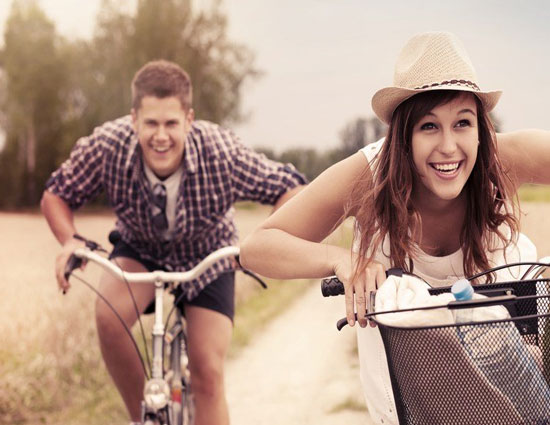 mates and me,5 ways to keep the spark maintain in long distance,long distance relationship,how to maintain long distance relationship,intimacy in long distance relationship