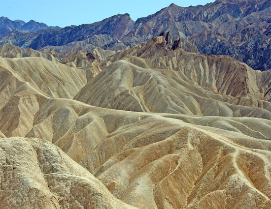 विश्व के 5 रहस्यमय स्थान india tourism,worlds most mysterious places,tourism,blood falls,eternal falls,death valley,relampago del