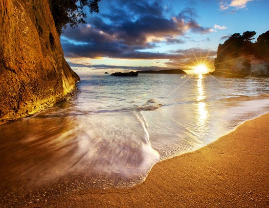 दुनिया के 5 मोस्ट यूनिक बीच new zealand,cathedral cove beach,australia beach,mexico beach,black sand beach,california beach,most unique beaches around the world