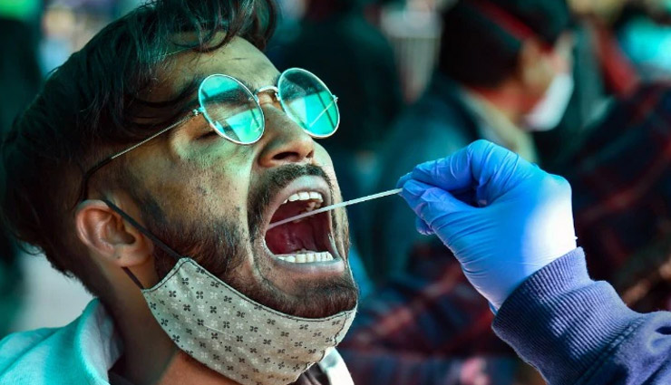 दिल्ली में पिछले 24 घंटे में 24,383 नए कोरोना केस, पॉजिटिविटी रेट 30% पार