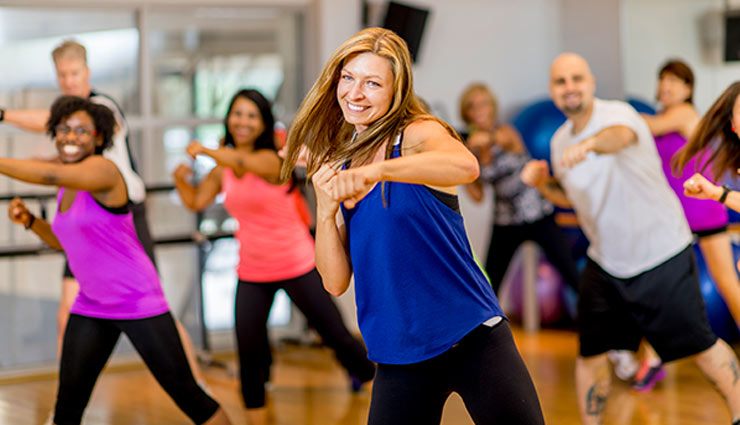 फिटनेस के लिए जिम नहीं जाना चाहते...तो एरोबिक एक्सरसाइज अपनाएं, यहां जानें इसके प्रकार aerobic exercise,aerobic exercise types,heart,oxygen,fitness,dance,zumba,boxing,jumping jack,walking,skipping,health article in hindi