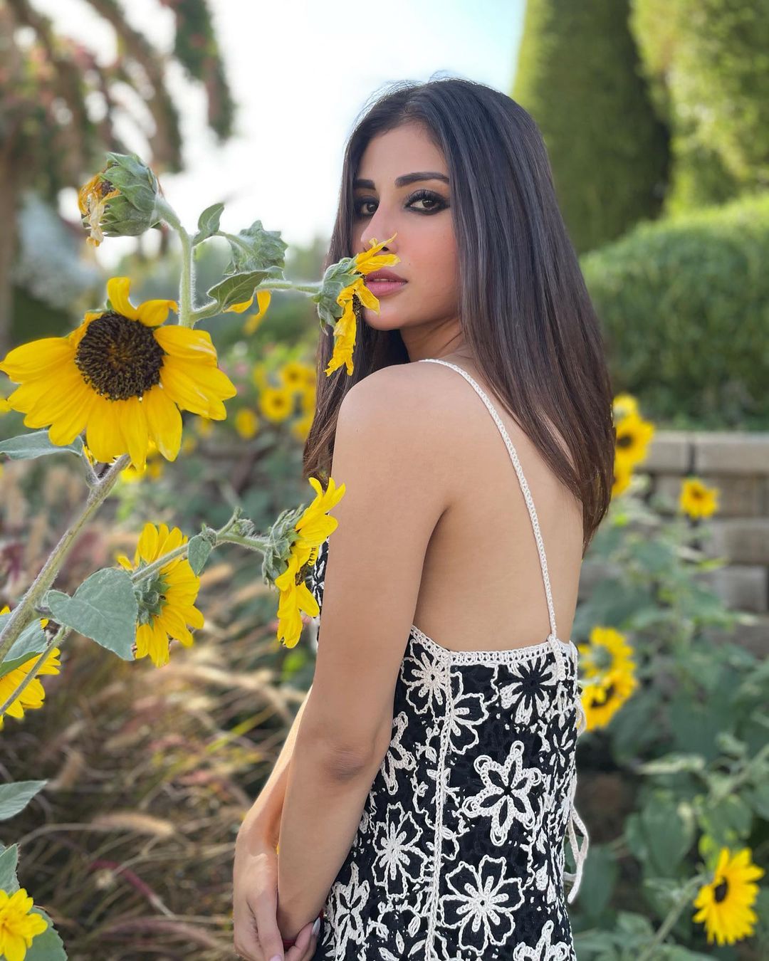 fashion tips,celebrity fashion,mouni roy,mouni roy fashion