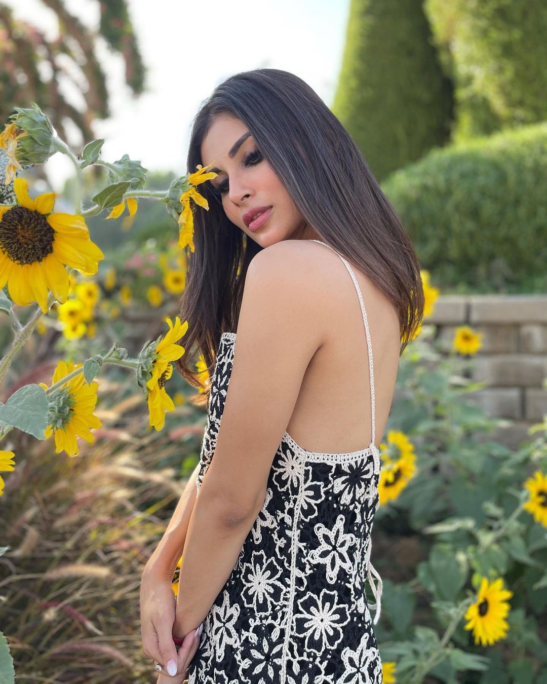 fashion tips,celebrity fashion,mouni roy,mouni roy fashion