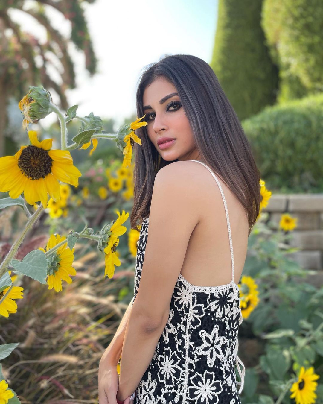 fashion tips,celebrity fashion,mouni roy,mouni roy fashion