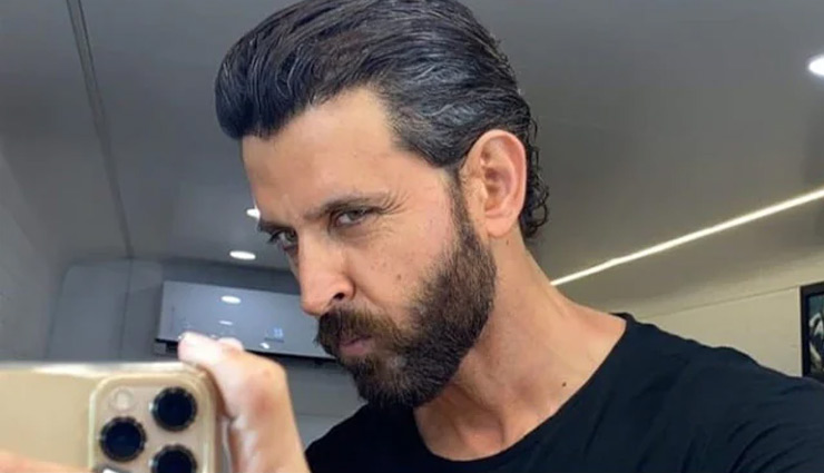 Hrithik Roshan,actor hrithik roshan,suzane khan,hrithik social media,hrthik fan,hrithik instagram,hrithik caption,bollywood news in hindi