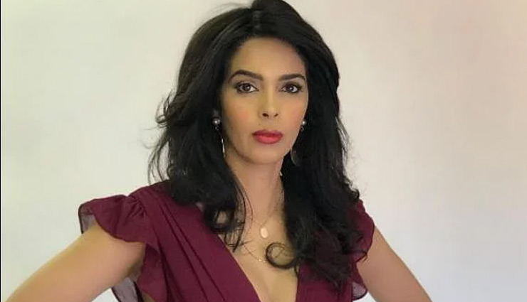 mouni roy,kangana ranaut,mallika sherawat,jubin nautiyal,thalaivi,mallika fan,mallika photoshoot,bollywood news in hindi