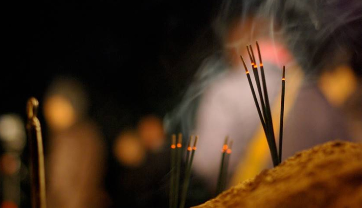 scent,Fragrance,odor,scent interesting facts,romance,incense stick,loban,dhoop,perfume