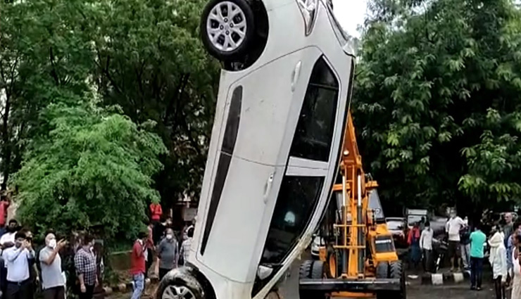 delhi,delhi rain,delhi road,car,dwarka