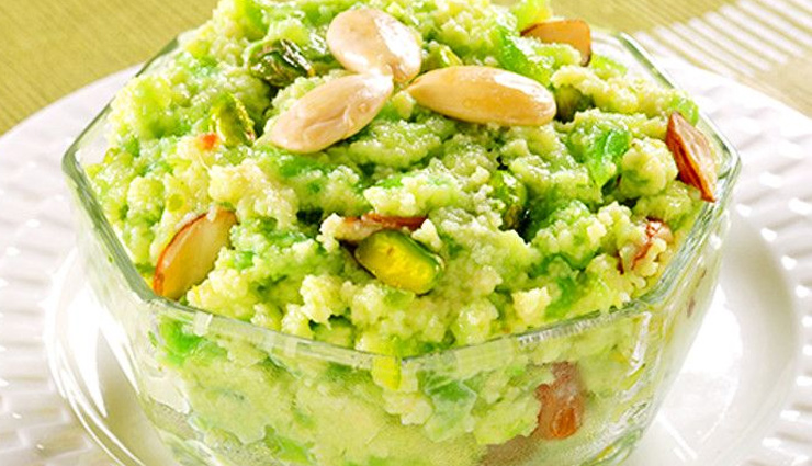 lauki ka halwa,gheeya ka halwa,cattle gourd ka halwa,tasty lauki ka halwa,sweet dish lauki ka halwa,recipe article in hindi