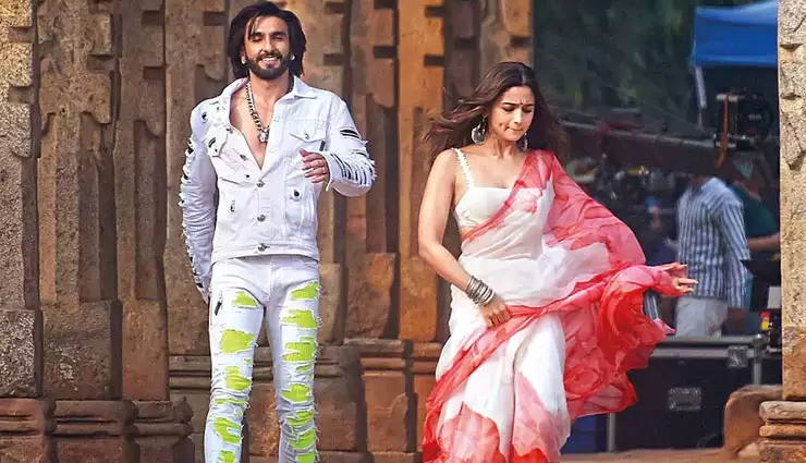 रणवीर-आलिया के लुक की फोटो वायरल, सुनील लहरी ने पूछा यह सवाल, इस कॉमेडियन ने कहा अलविदा!
