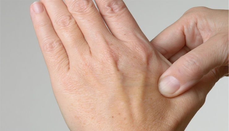 अचानक उठा दांत दर्द तो क्या करोगे? डेंटिस्ट के पास जाने से पहले यूं करें खुद की मदद
toothache,tooth pain,teeth,lockdown,dentist,clove,ice pack,acupressure,peppermint tea,vanilla,health news in hindi