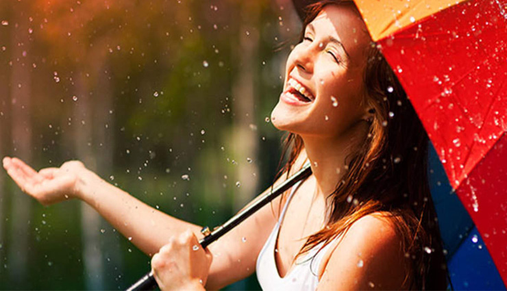 मॉनसून : माइक्रोब्स और फंगस को खींचती है स्किन, नतीजा-मुंहासे व ब्रेकआउट्स, यूं रखें ध्यान
