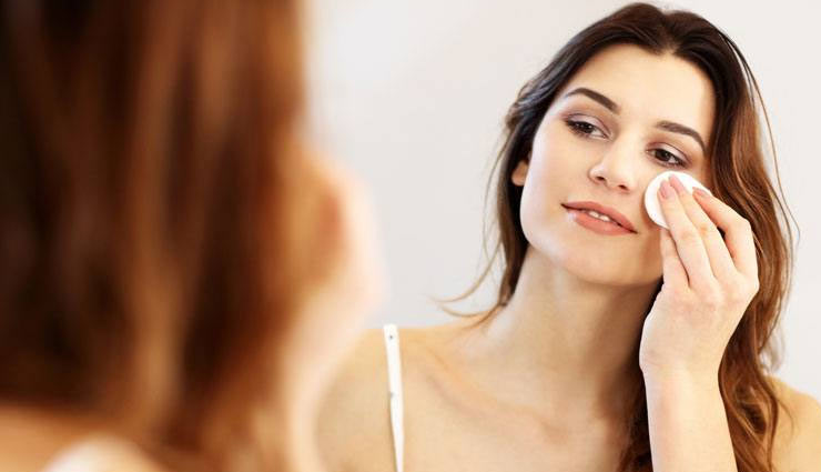 skin,skincare,skincare mistakes,glowing skin,skin nutrition,healthy food,junk food,fast food,moisturizer,cleansing,exercise,water,beauty article in hindi