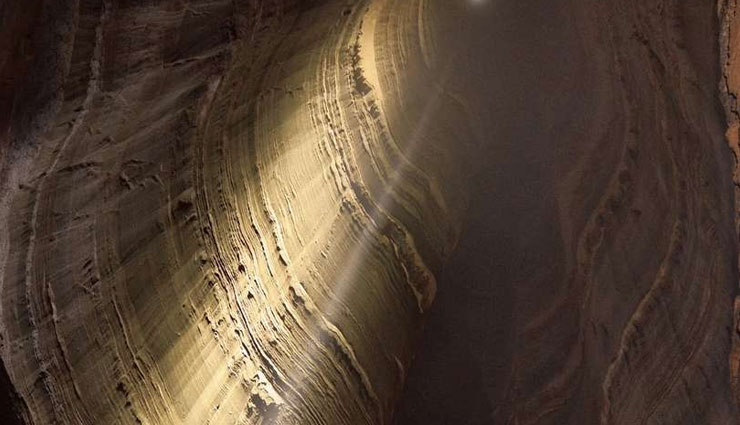 most beautiful caves of the world,world tourism,caves,langjokull ice cave,benagil sea cave,the marble caves,mendenhall ice caves,reed flute cave,ellison’s cave