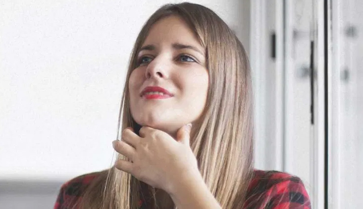 double chin,double chin problem,chin,neck,tongue,tennis ball,chewing gum,health article in hindi