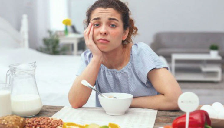 स्पाइसी फूड का नाम सुनते ही ललचाता है मन! करना होगा काबू, क्योंकि पैदा होती हैं ये परेशानियां... spicy food,spicy food side effects,oily food,spicy food health,stomach pain,loose motion,heart,teeth,health article in hindi