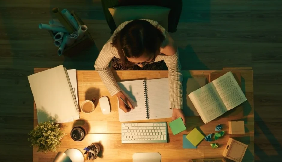 पढ़ाई में तेज और करियर में आगे रहते हैं इस मूलांक के लोग, इन क्षेत्रों में पाते हैं खास पहचान