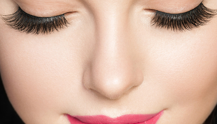 mascara,applying mascara tips,methods of applying mascara,beauty tips,beauty hacks,mascara applying tricks,apply mascara like a pro with these tips