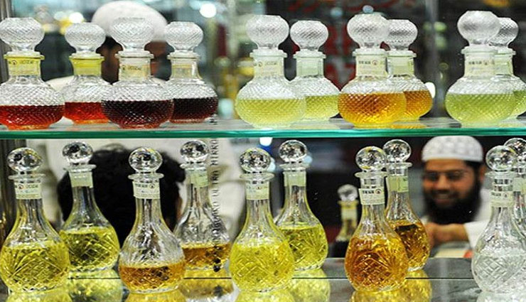 india,famous market,bombay market,surat,johri bazar,jaipur,lajpat market,sarojini nagar market,delhi,new kolkata market,perfume market,tourism article in hindi