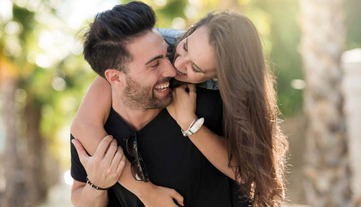 सता रहा अनजाना डर! इन 9 बातों से चलता है पता...आपको लेकर सचमुच सीरियस है बॉयफ्रेंड
