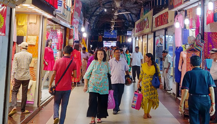 india,famous market,bombay market,surat,johri bazar,jaipur,lajpat market,sarojini nagar market,delhi,new kolkata market,perfume market,tourism article in hindi