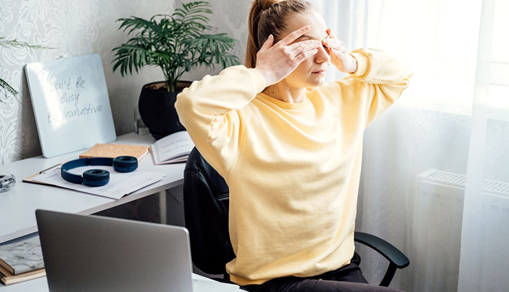 tips to prevent digital eye strain,reduce eye strain from screens,eye strain prevention tips,digital strain relief,protect eyes from screens,digital eye health,screen time eye care,eyes and digital devices,healthy eyes with screens,eye strain remedies