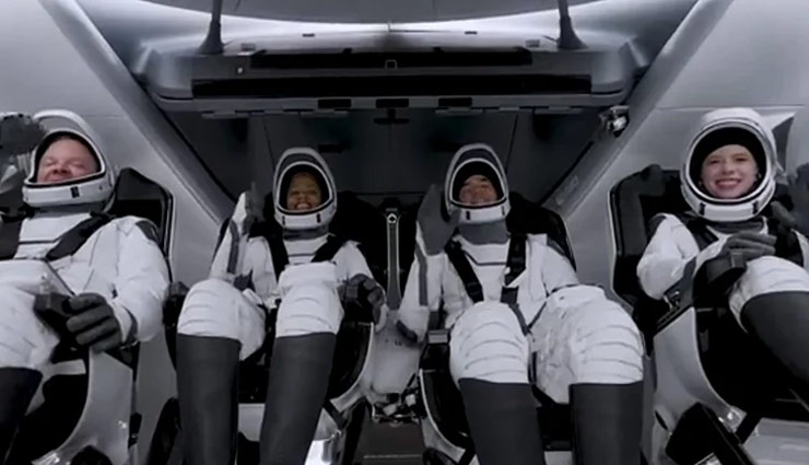एलन मस्क की कंपनी SpaceX ने रचा इतिहास, धरती के 4 आम लोगों को 3 दिन के लिए अंतरिक्ष में भेजा 