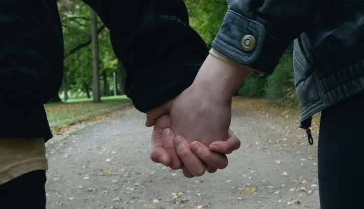 सता रहा अनजाना डर! इन 9 बातों से चलता है पता...आपको लेकर सचमुच सीरियस है बॉयफ्रेंड
girlfriend,boyfriend,girlfriend boyfriend,marriage,relationship article in hindi