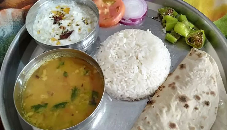 weight,underweight,overweight,breakfast,lunch,dinner,protein,carbohydrate,banana,ghee,almond,health article in hindi