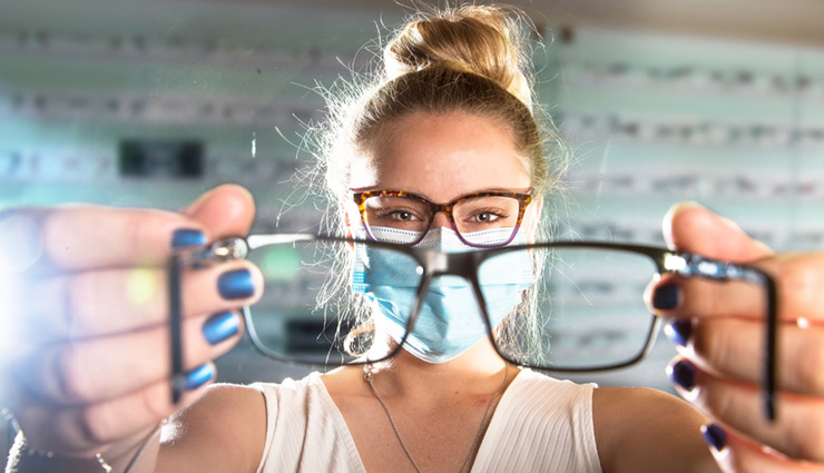 tips to prevent digital eye strain,reduce eye strain from screens,eye strain prevention tips,digital strain relief,protect eyes from screens,digital eye health,screen time eye care,eyes and digital devices,healthy eyes with screens,eye strain remedies