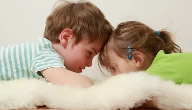 ...जब बच्चा अपने पहले क्रश के बारे में बताए, तो घबराएं नहीं, ऐसे करें हैंडल