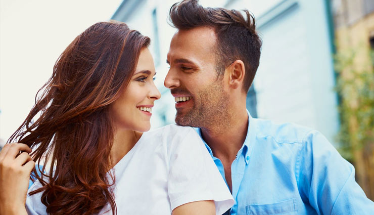 Long Distance Relationship : दूर रहने पर भी जुड़े रह सकते हैं दिल, बस! इन बातों का रखें ध्यान long distance relationship,relation,husband,wife,partner,insecure,surprise,love feeling,believe,mature,time management,dedication,relationship article in hindi