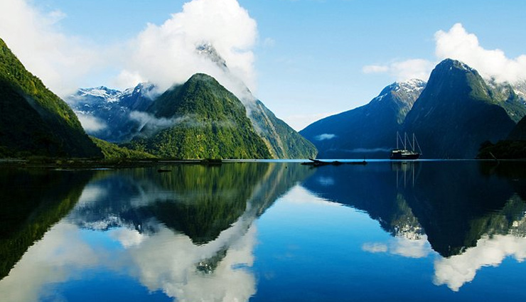 new zealand,bay of islands,napier in hawke’s bay,coromandel peninsula,queenstown,fiordland national park,kaikoura,milford sound,whakarewarewa geothermal valley,waitomo glowworm caves,piha,places to visit in new zealand,attractions in new zealand,new zealand tourism