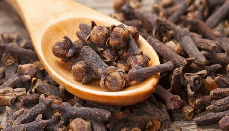 छोटी-सी लौंग में समाई है दवाइयों की दुनिया! मुंह-पेट सब कर देती सेट...
