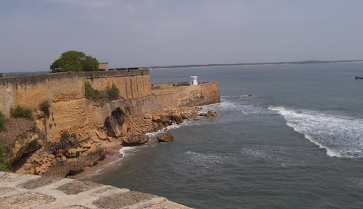 beaches,beahes in gujarat,gujarat beaches,wonderful beaches,beaches in india,india tourism,tourist places in india,india travel,travel guide,holidays