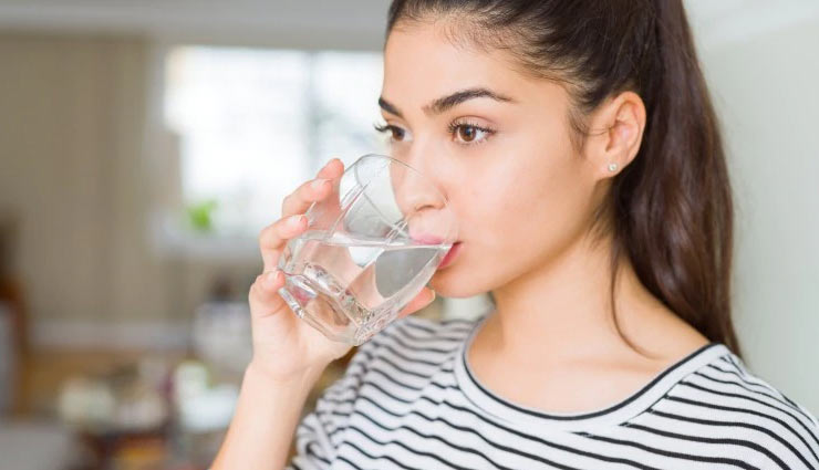 loo,heatstroke,loo home tips,loo symptoms,apple sirka,chandnasav,bael ka sharbat,giloy ka pani,water,aloe vera juice,coconut water,health article in hindi