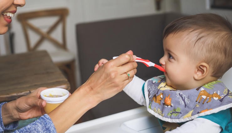 जन्म के 6 माह बाद नवजात को देना चाहिए यह आहार, बच्चों को मिलती है ताकत