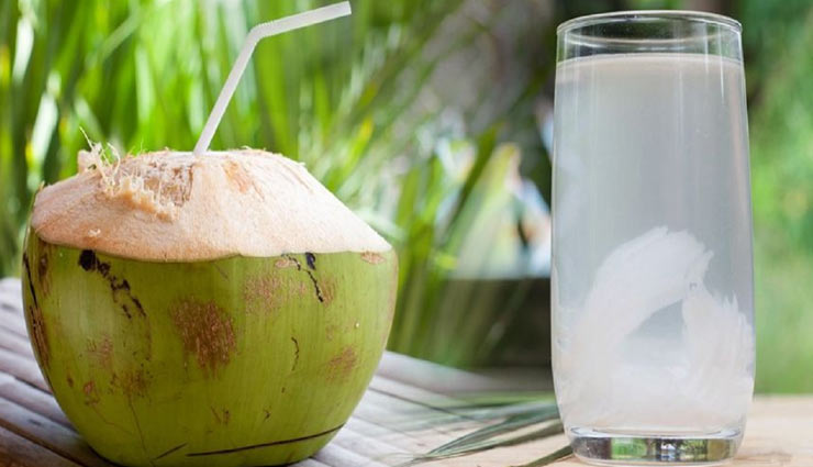 नारियल पानी : मिठास और ठंडी तासीर के गुण खत्म करते हैं घबराहट, जानें और भी फायदे
