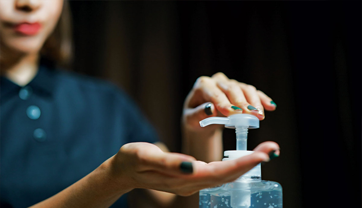 hand care,hand care tips,hand sanitizer,water,sunblock,moisturize,night care routine,beauty article in hindi