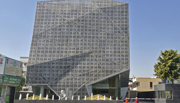 5 most beautifully designed office buildings,best designed offices in the world,most amazing offices in the world,must visit places in the world