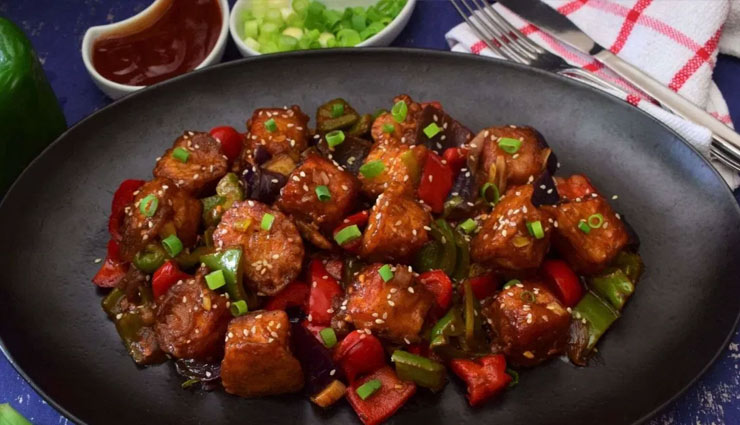 chilli paneer recipe,chilli,paneer,onion,garlic,chinese stall,spicy chilli paneer,recipe in hindi,food world